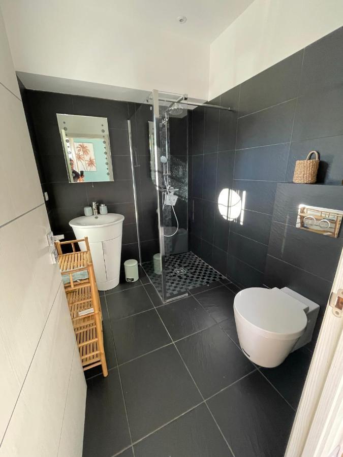 Chambre Luxe Dans Villa De Standing Avec Piscine, Acces Discret Et Independant, Terrasse Arboree Et Parking Prive La Valette-du-Var Exterior foto